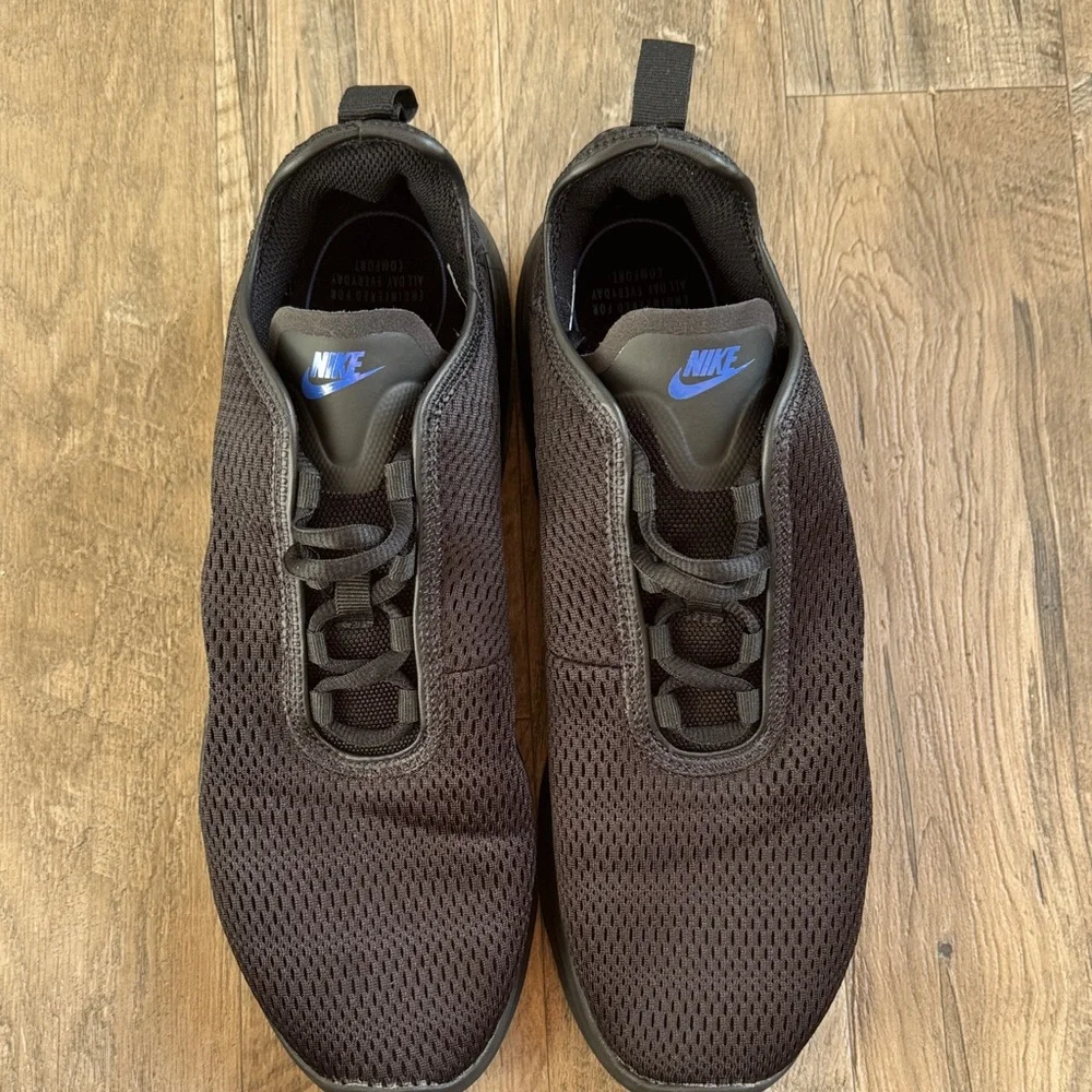Nike Air - Men’s Sneakers in Black and Blue/Purple Detail - Size 10.5